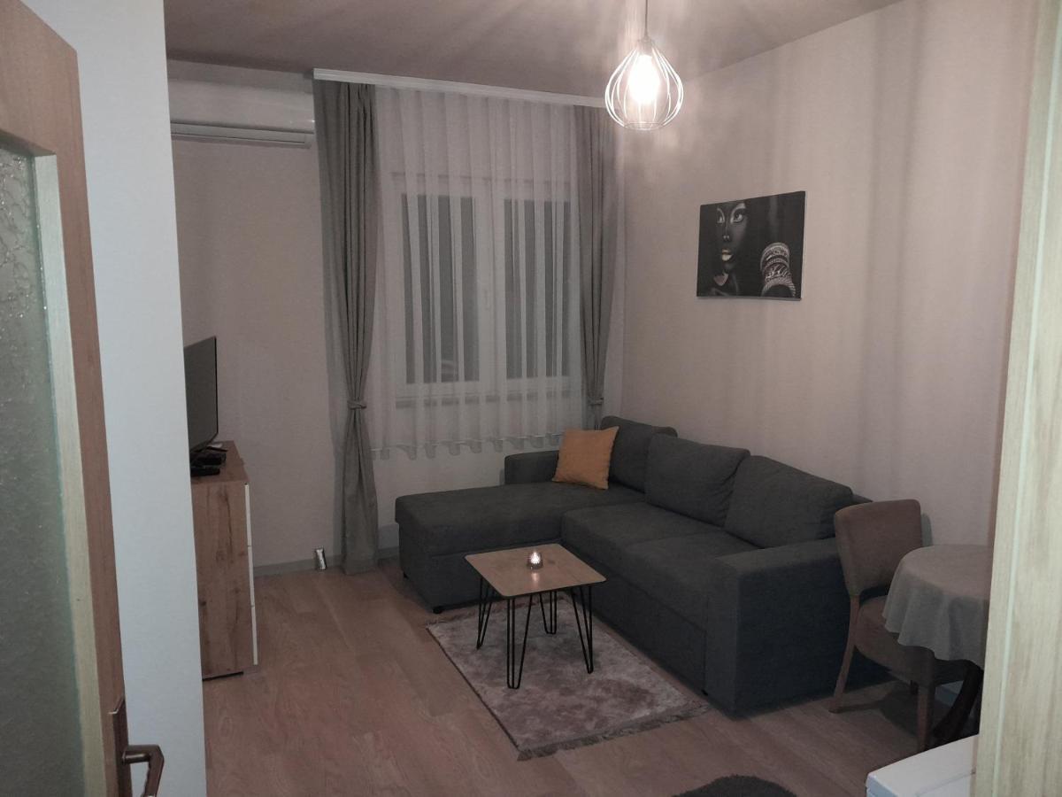 Gray Apartament 2 Пристина Екстериор снимка