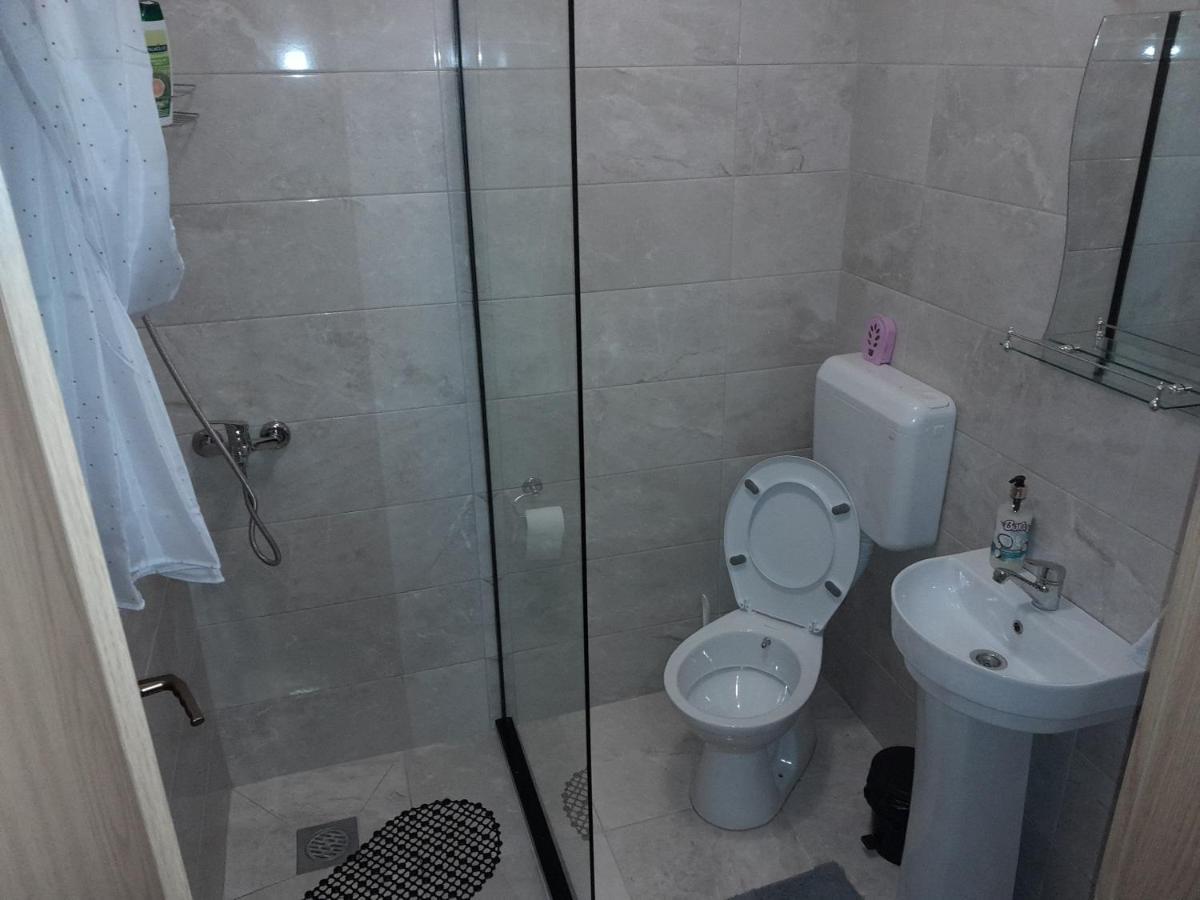 Gray Apartament 2 Pristina Apartment Екстериор снимка